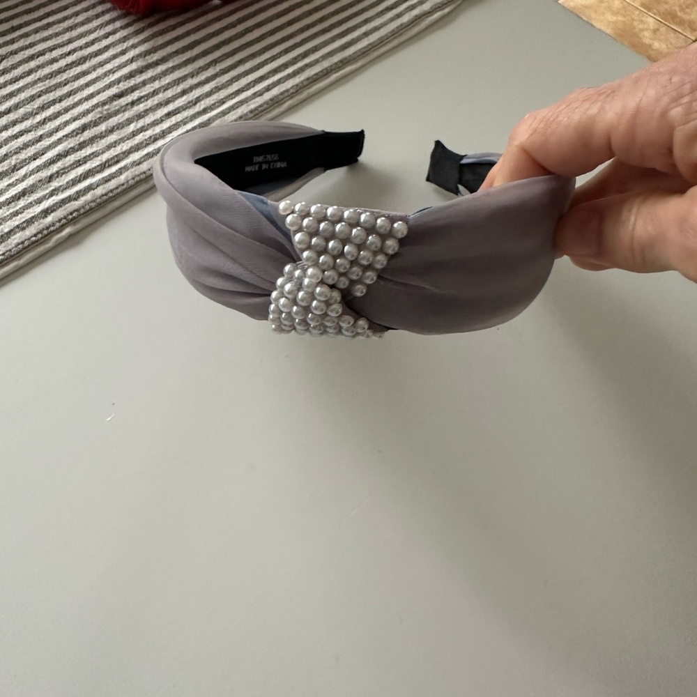 Stylish Head Accessory Collection - Picture 11 of 16